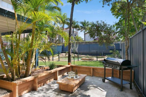 Petrel by the Sea Surfers Paradise